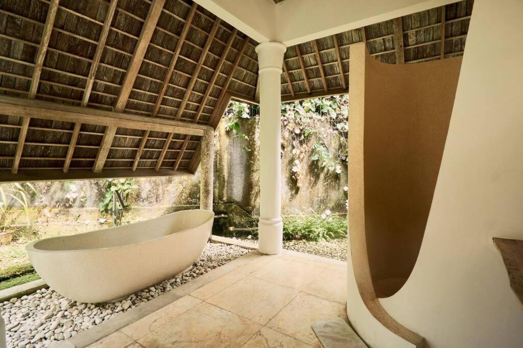 Unique 3Br Villa With Pool 5 Minute Walk To The Pererenan Beach チャングー エクステリア 写真